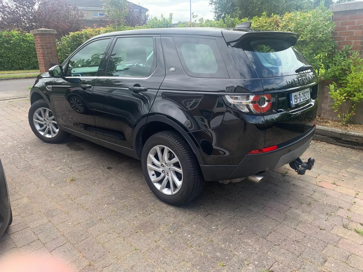 Land Rover Discovery Sport 2019 - Image 2