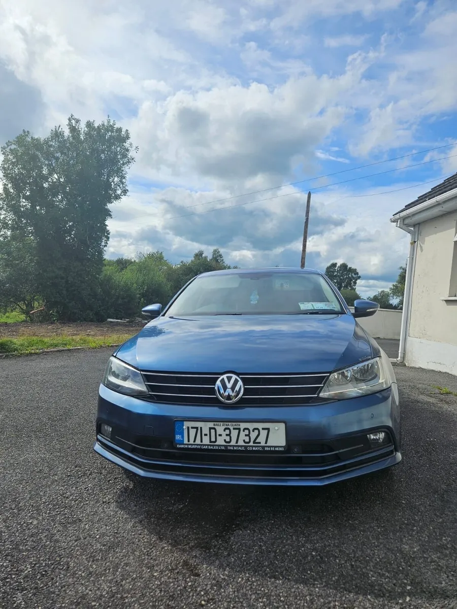 Volkswagen Jetta 2017 - Image 2