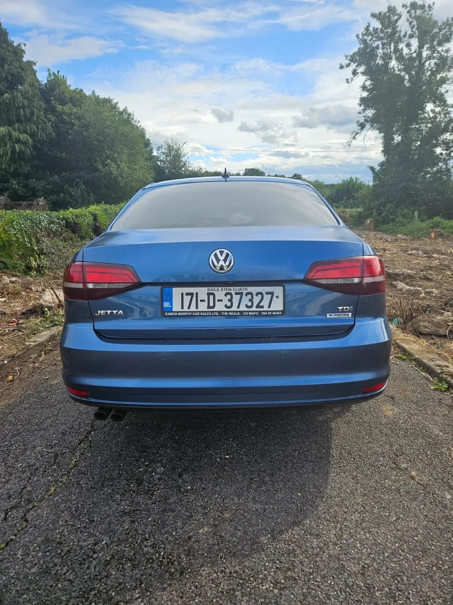 Volkswagen Jetta 2017 - Image 3