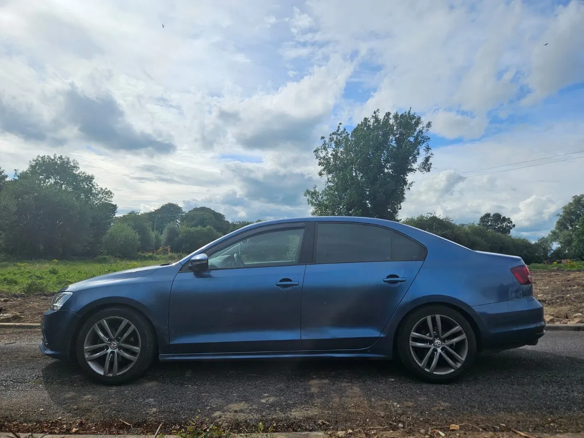 Volkswagen Jetta 2017 - Image 4