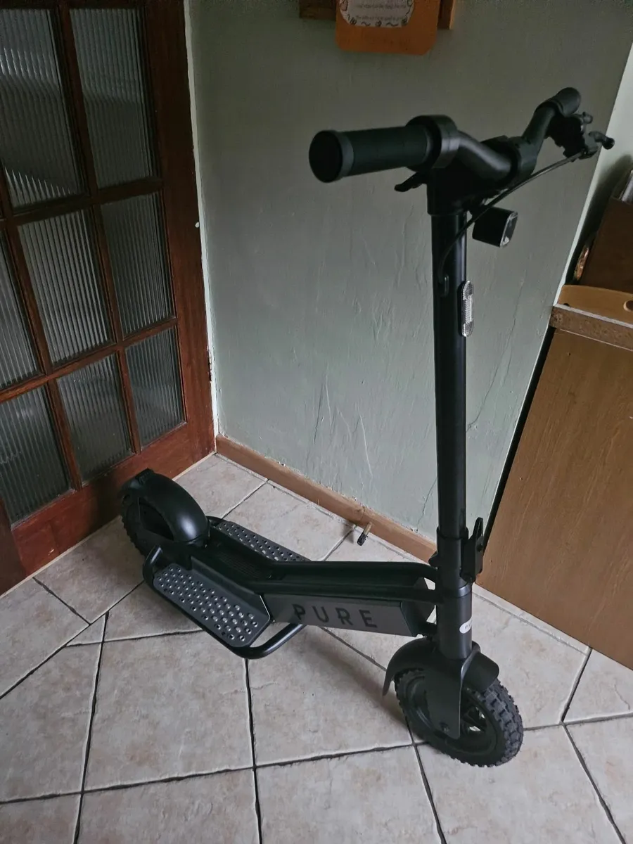 Pure Escape Pro+ Electric Scooter - Image 2