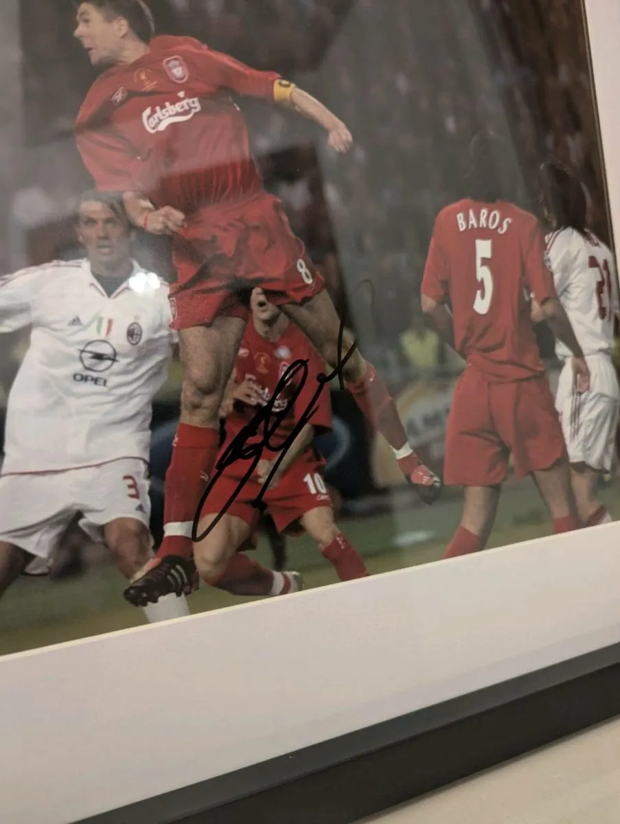 Istanbul 2005 photos x3 signed by all 3 goalscorer - Image 4