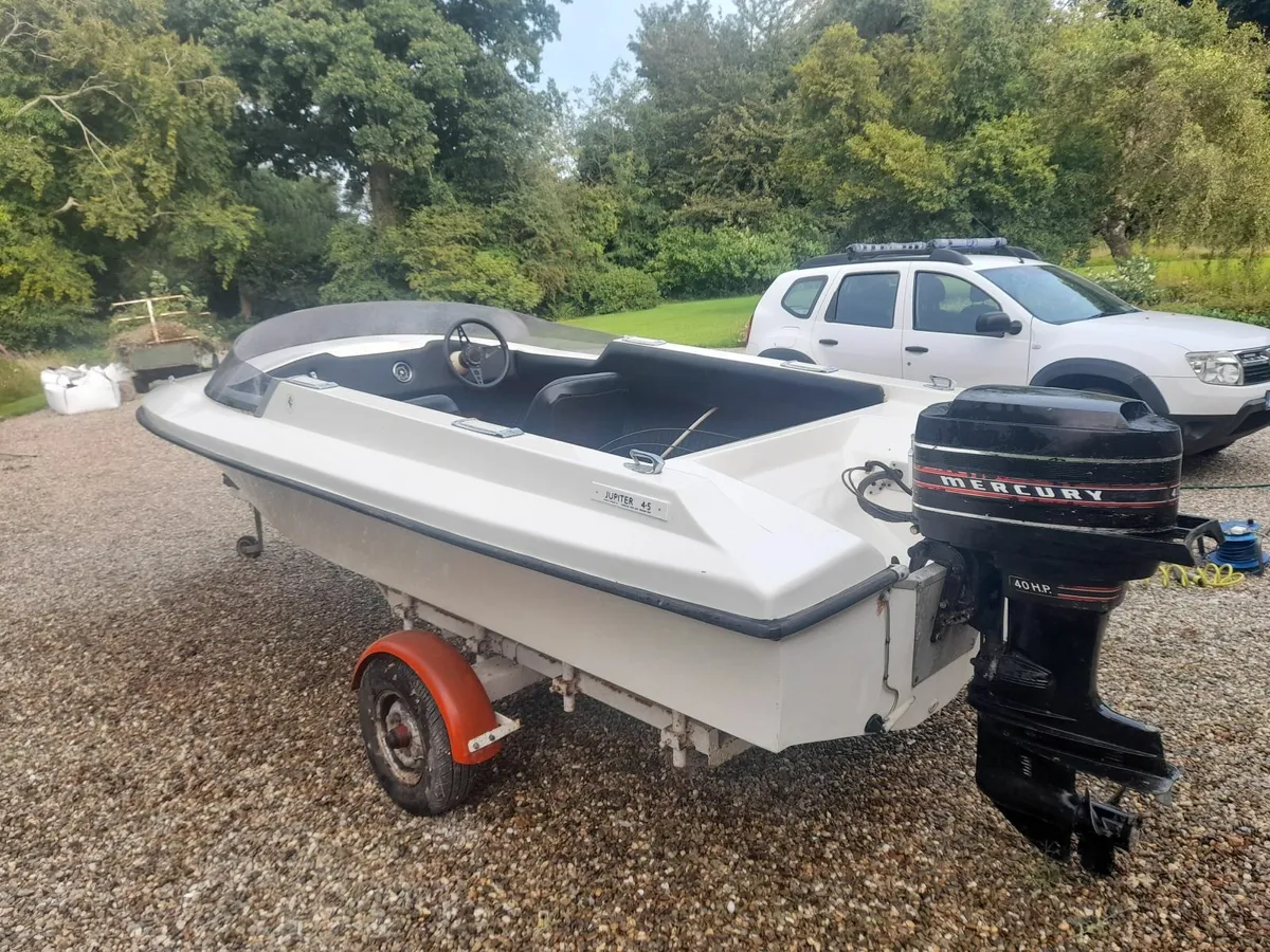 Family Speedboat with Outboard and Trailer - Image 2