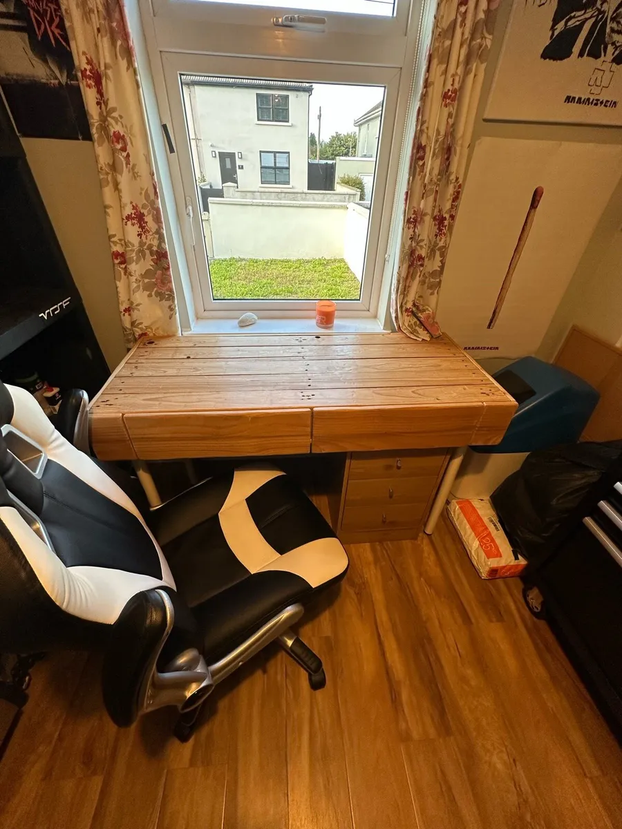 Desk / Chair / Locker - Image 1
