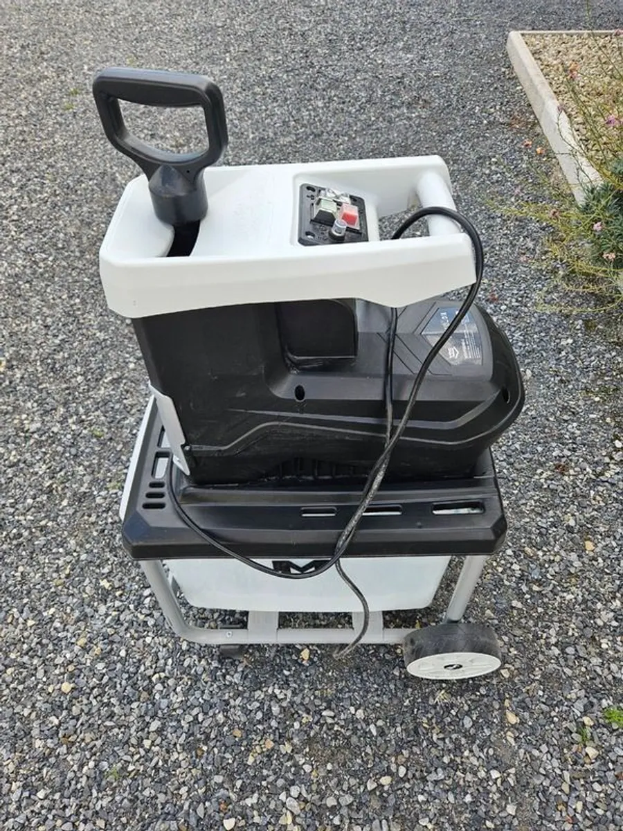 Excellent condition  Mac Allister wood chipper - Image 3