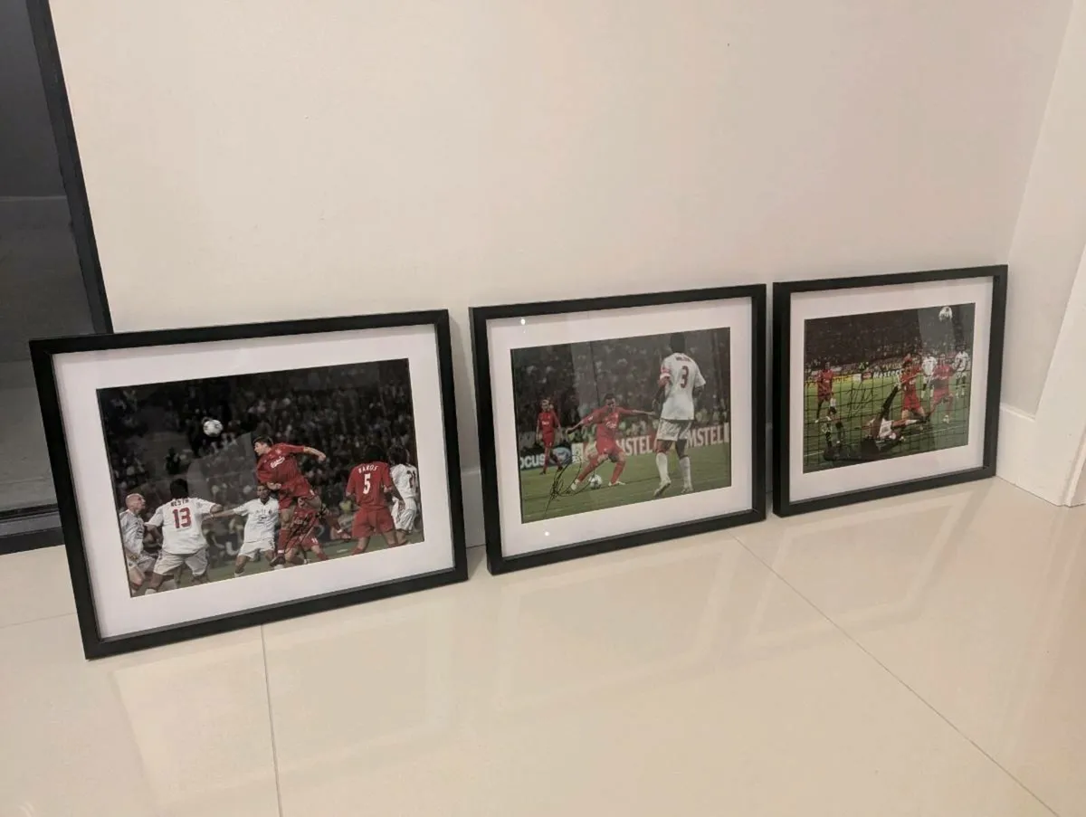 Istanbul 2005 photos x3 signed by all 3 goalscorer - Image 1