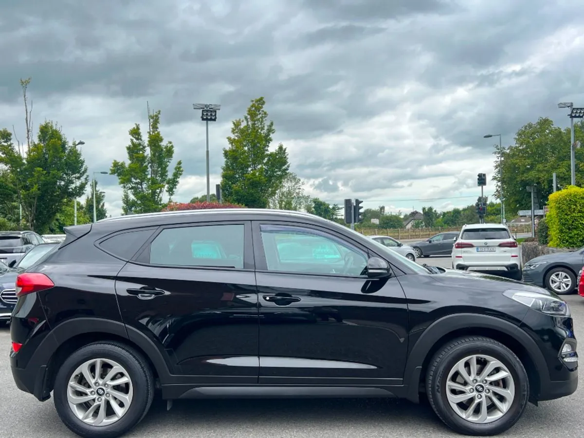 Hyundai Tucson 1.7 Diesel Executive  high Spec - Image 4