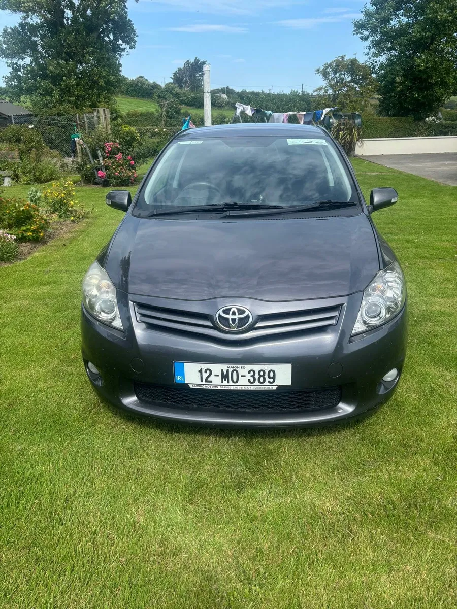 Toyota auris 2012 - Image 2