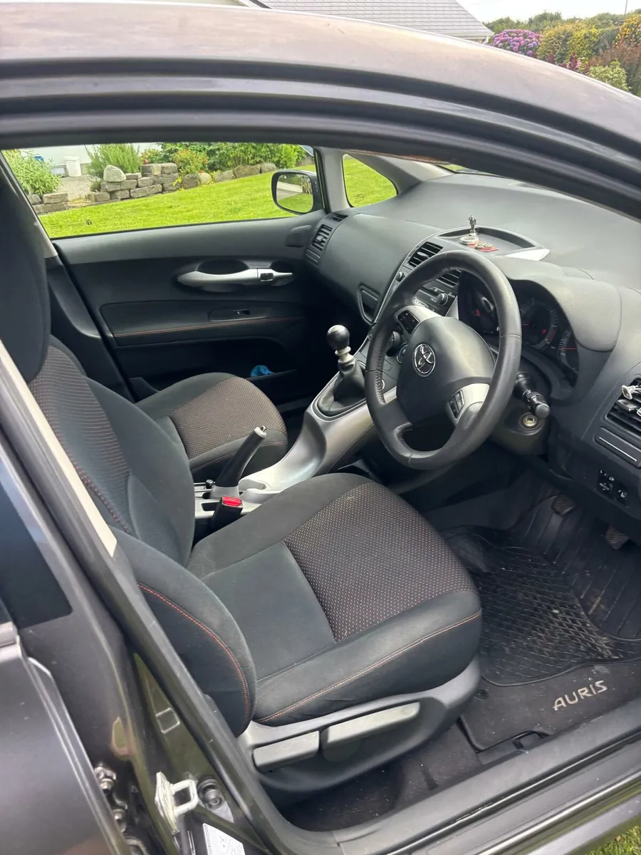 Toyota auris 2012 - Image 3