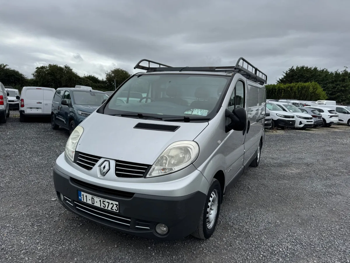 Renault Trafic new cvrt low mileage - Image 3