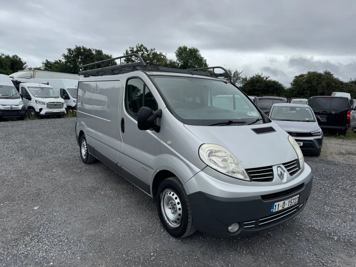 Renault Trafic new cvrt low mileage - Image 2