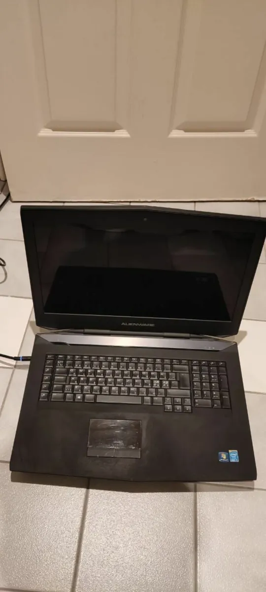 Laptop - Image 2