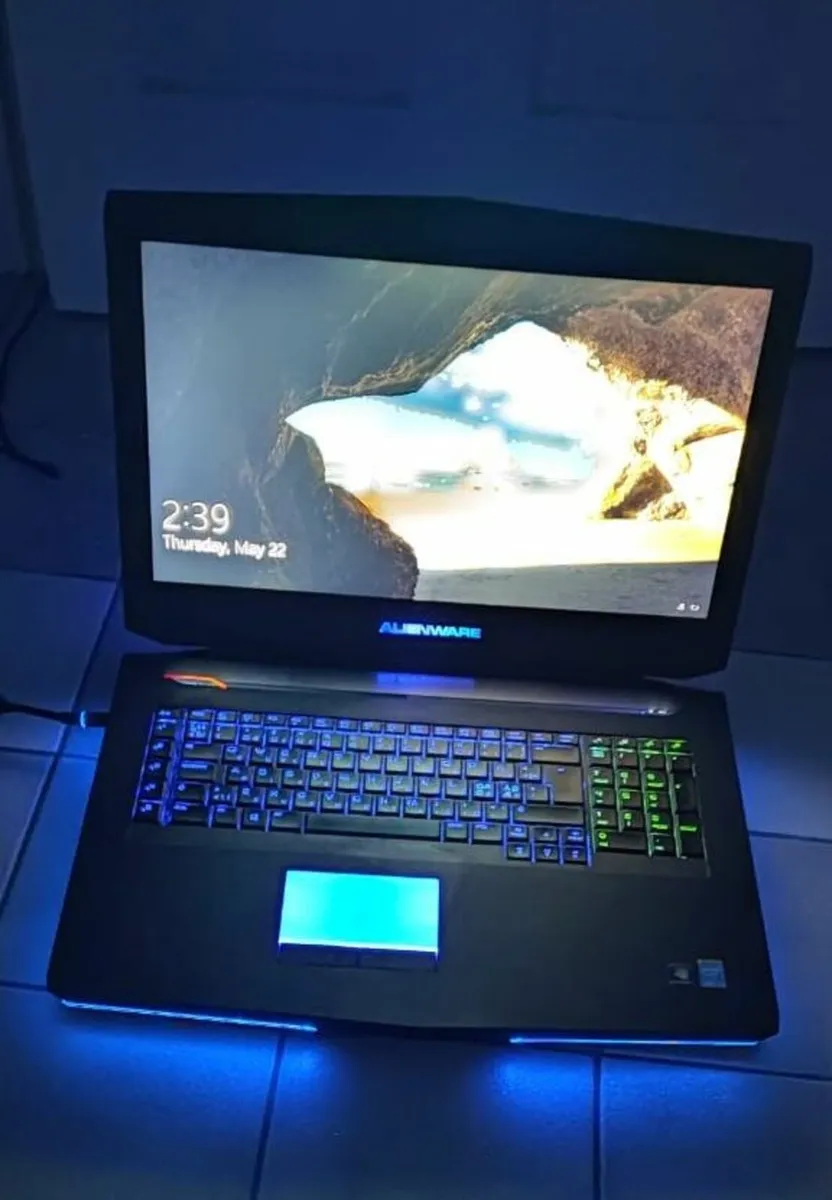 Laptop - Image 3