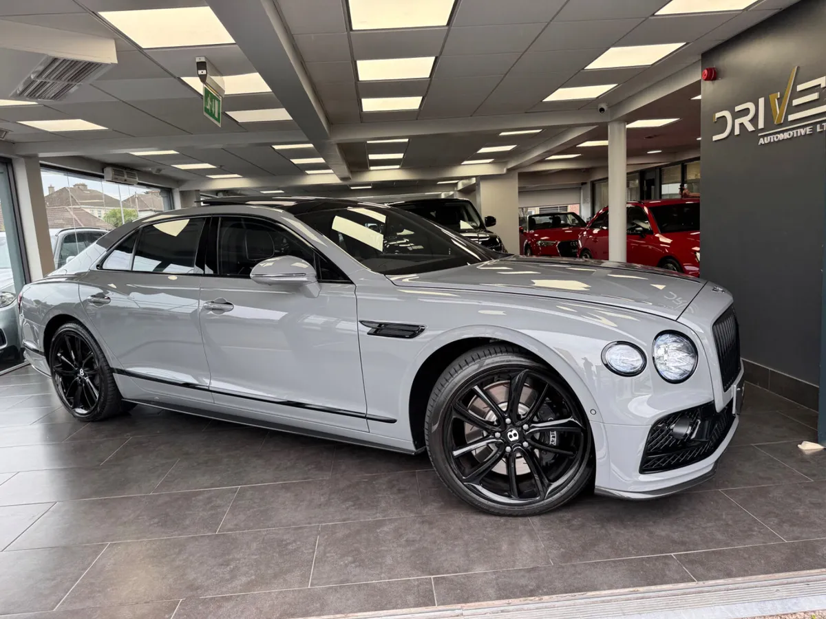 242 Bentley Flying Spur 3.0 Hybrid First Edition S - Image 1