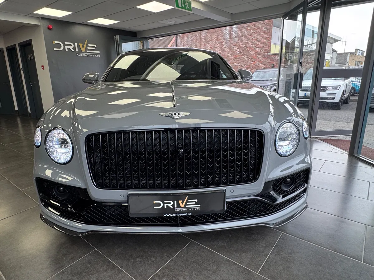 242 Bentley Flying Spur 3.0 Hybrid First Edition S - Image 4