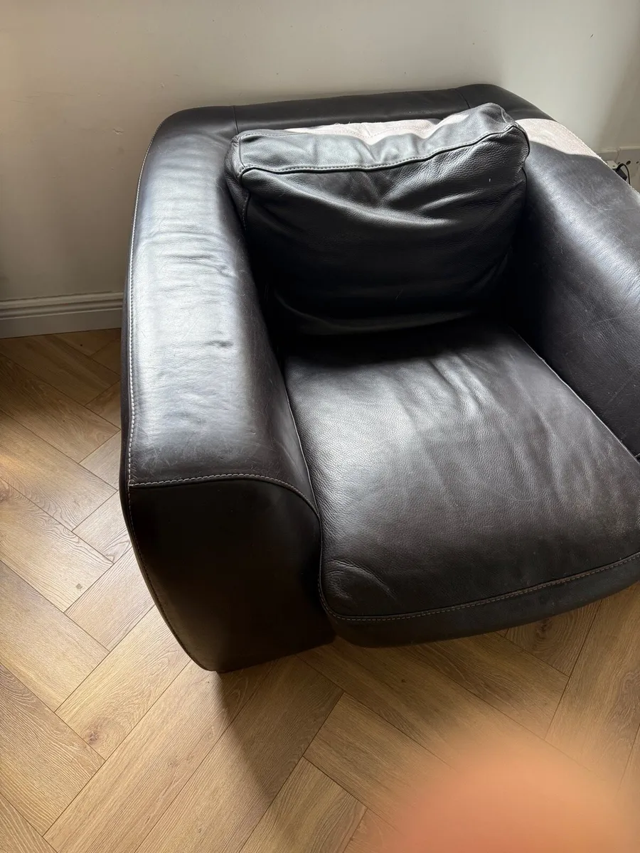 Incanto leather sofa 3 seater and 2 single Seaters - Image 1