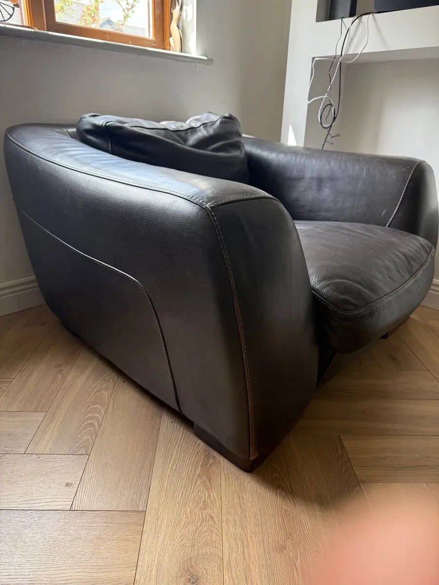 Incanto leather sofa 3 seater and 2 single Seaters - Image 2