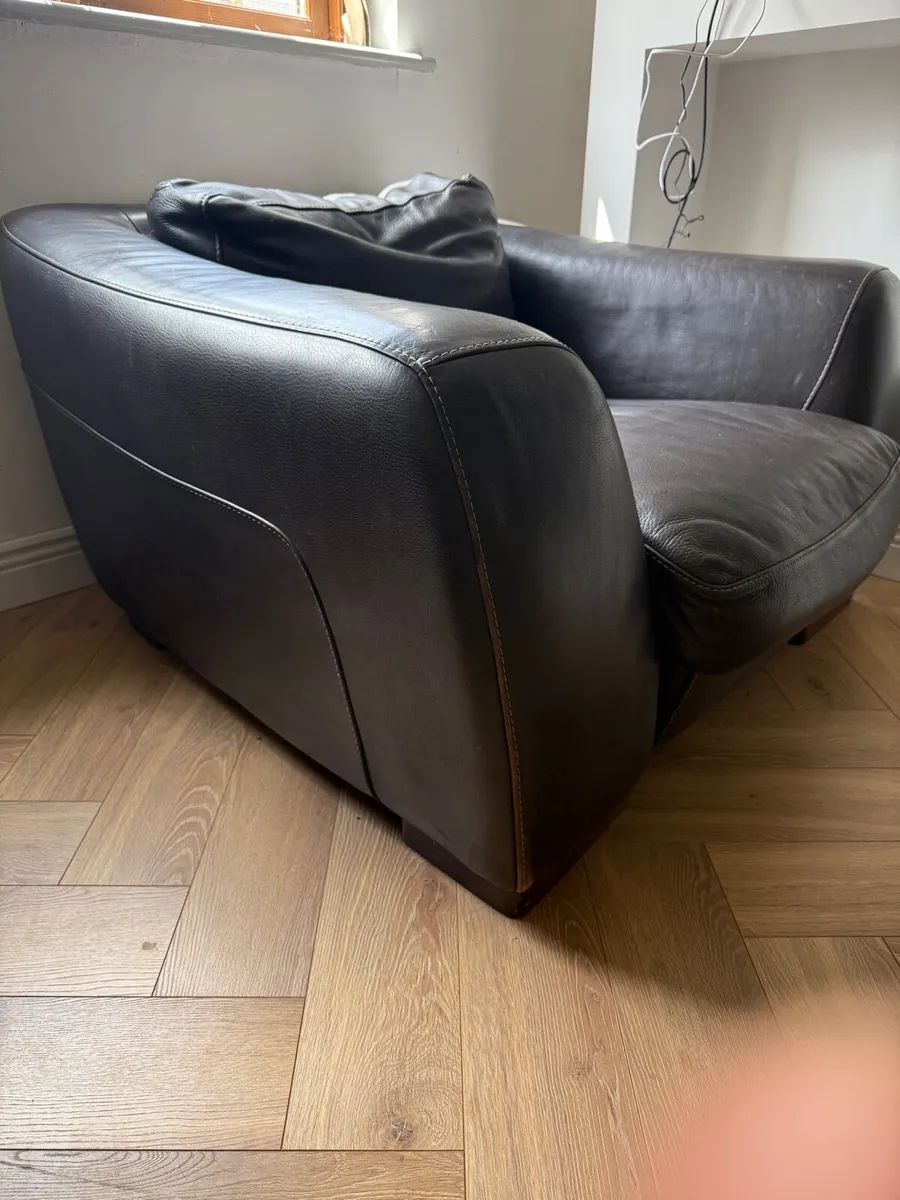 Incanto leather sofa 3 seater and 2 single Seaters - Image 3