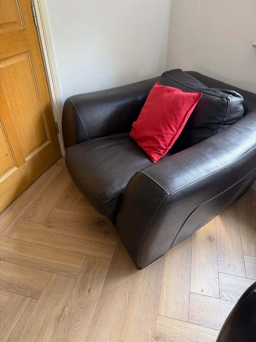 Incanto leather sofa 3 seater and 2 single Seaters - Image 4