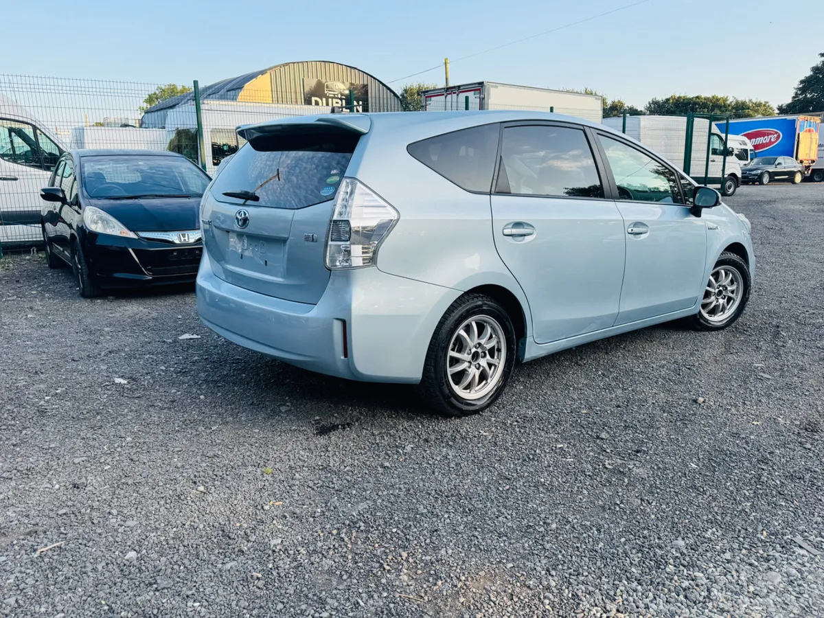 2013 Toyota Prius  Alpha 7 seater - Image 3