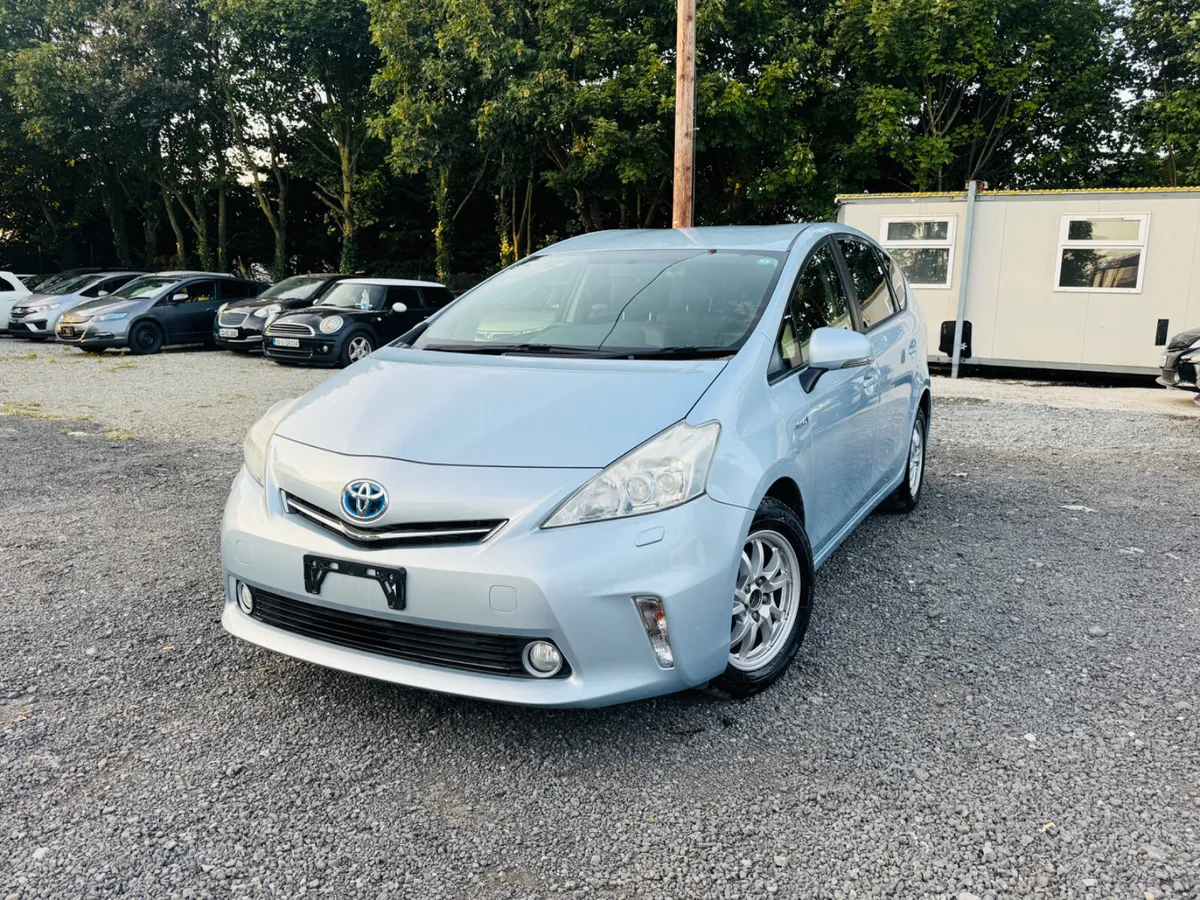 2013 Toyota Prius  Alpha 7 seater - Image 2