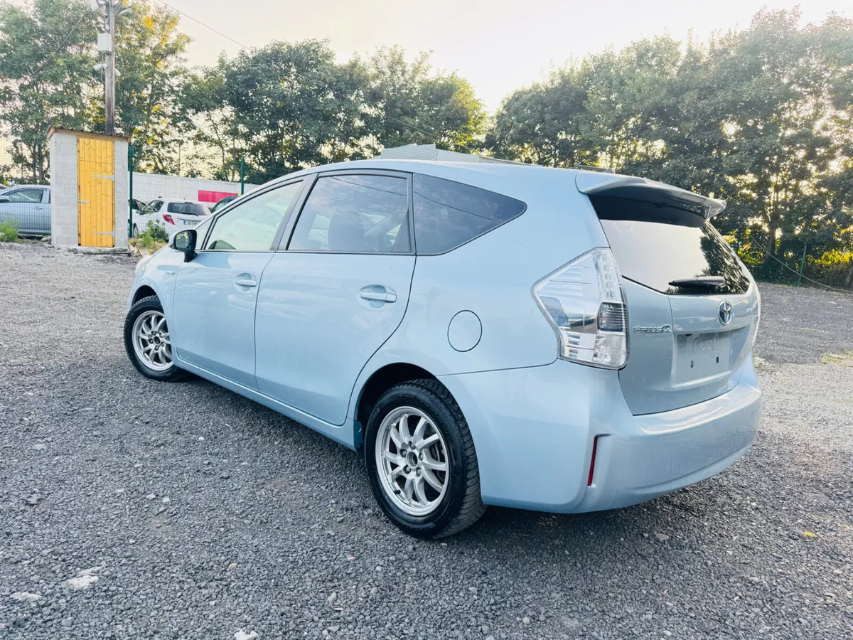 2013 Toyota Prius  Alpha 7 seater - Image 4