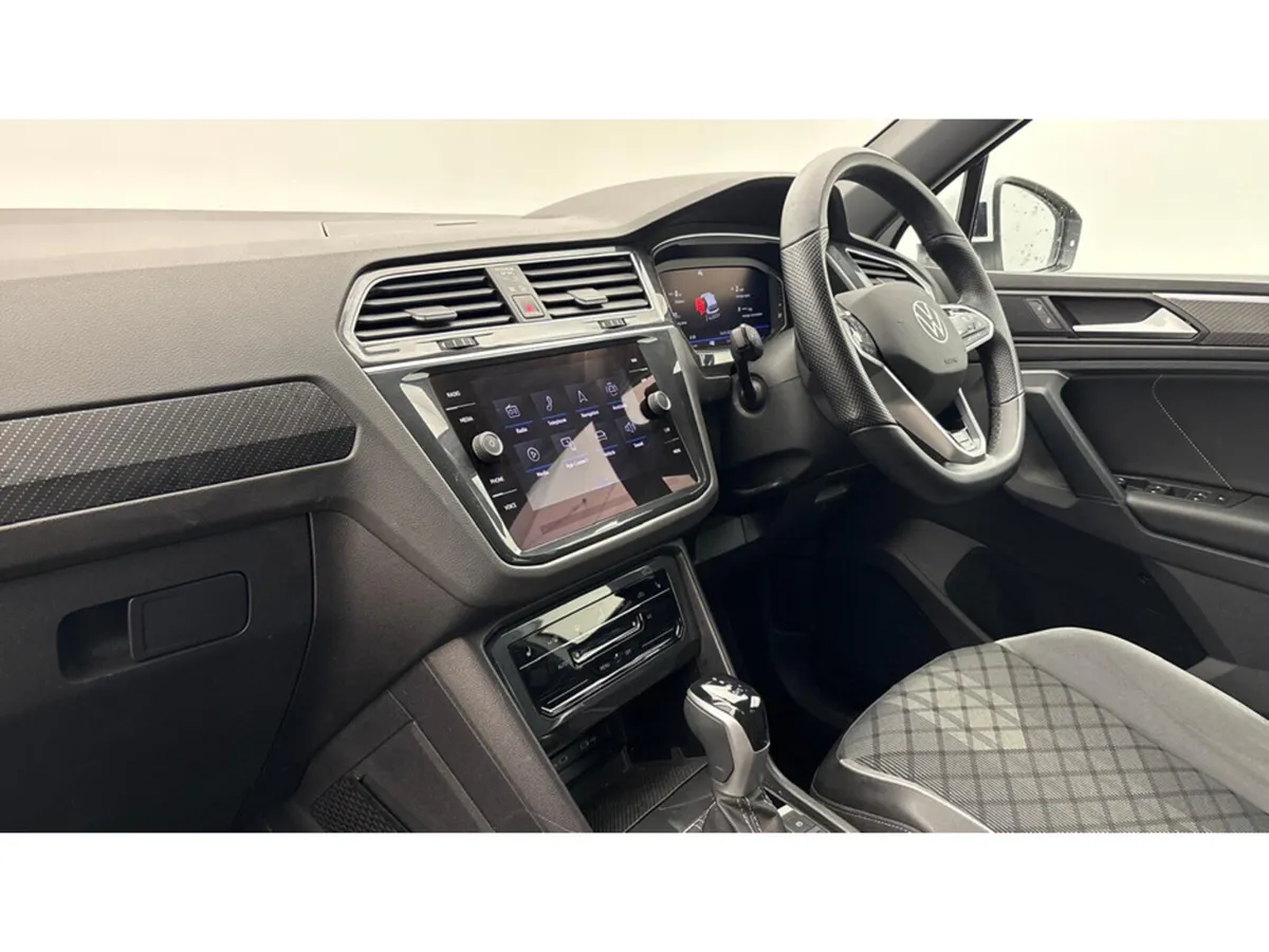 Volkswagen Tiguan R-LINE TDI S-A DSG - Image 3