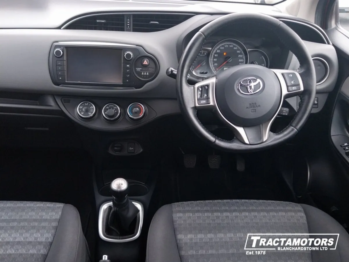 Toyota Yaris 1.0 LUNA 4DR - Image 2
