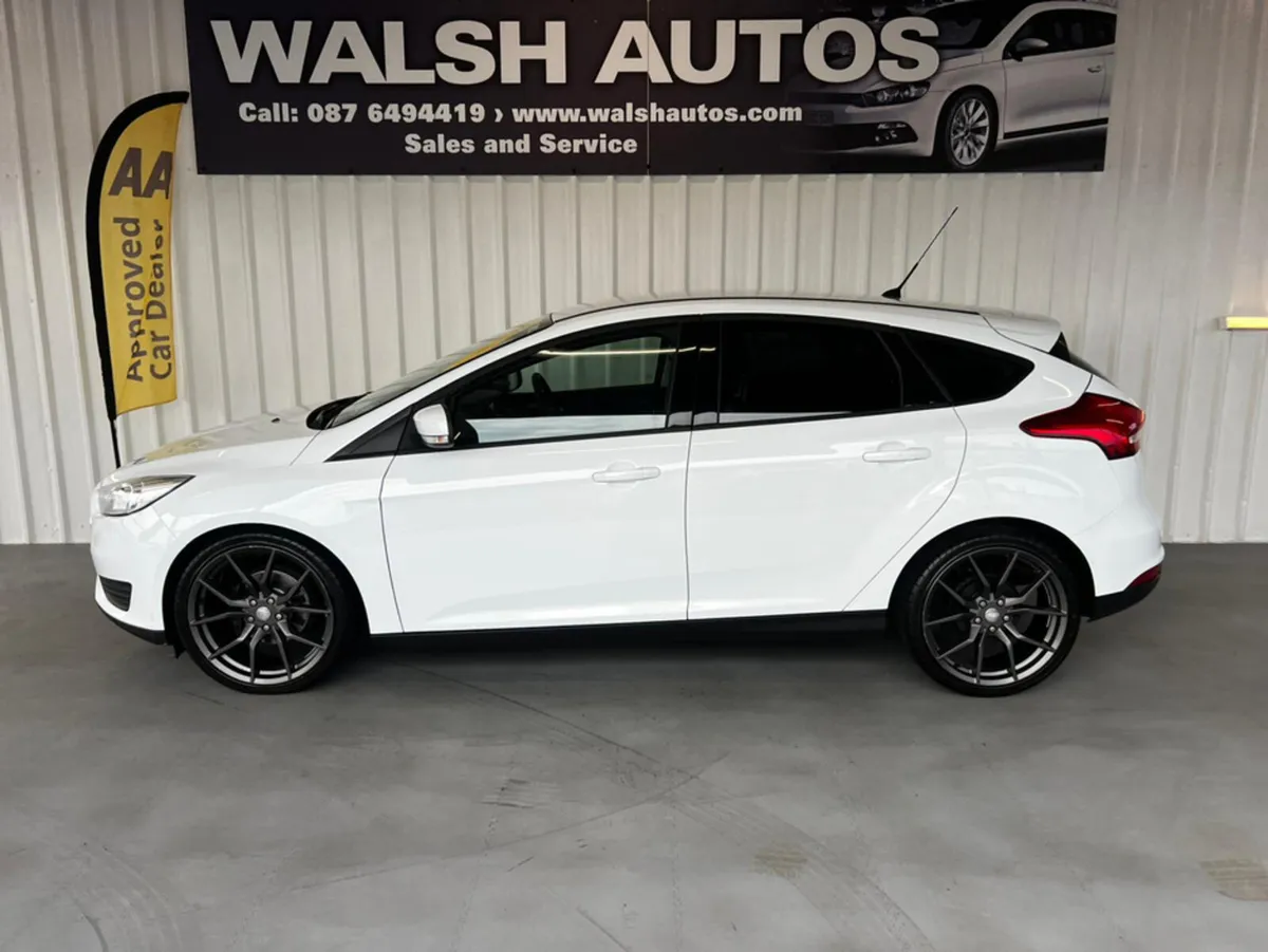 Ford Focus 1.5 TDCI STYLE ECONETIC 105PS 5DR - Image 2