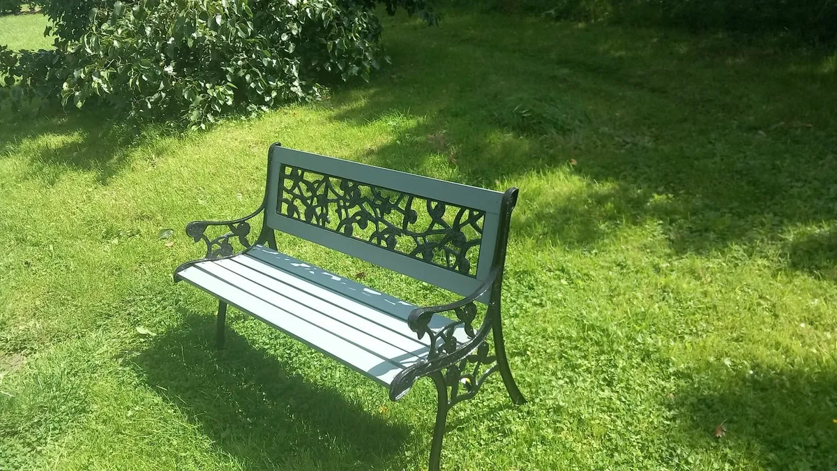 Garden bench - Image 1
