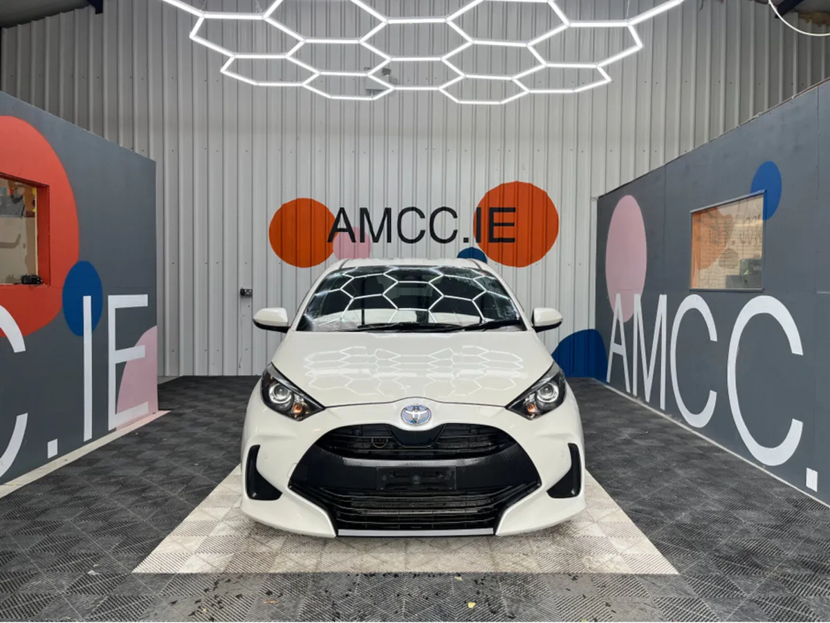 Toyota Yaris 1.5 PETROL / 83k KMs / REVERSE CAMERA - Image 2