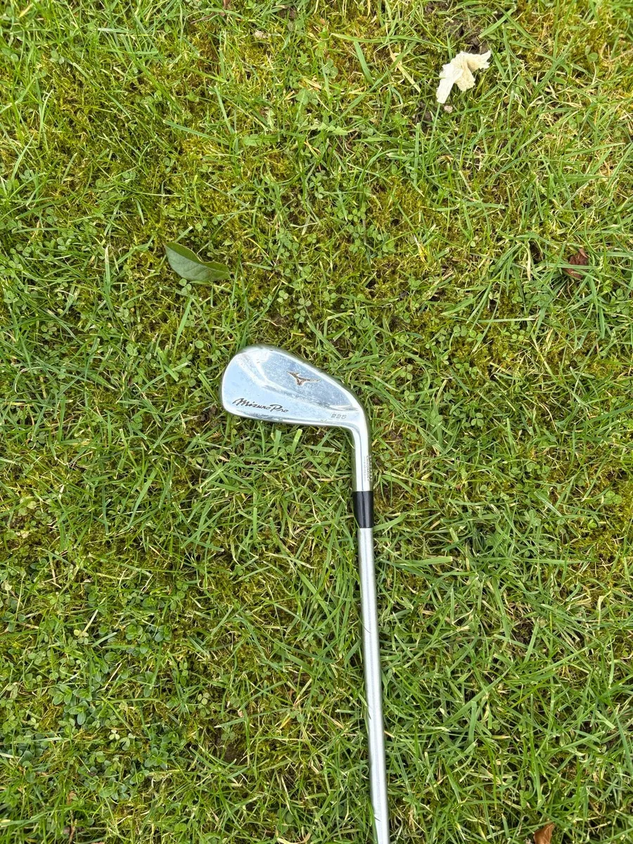 Mizuno 3 Iron - Image 1