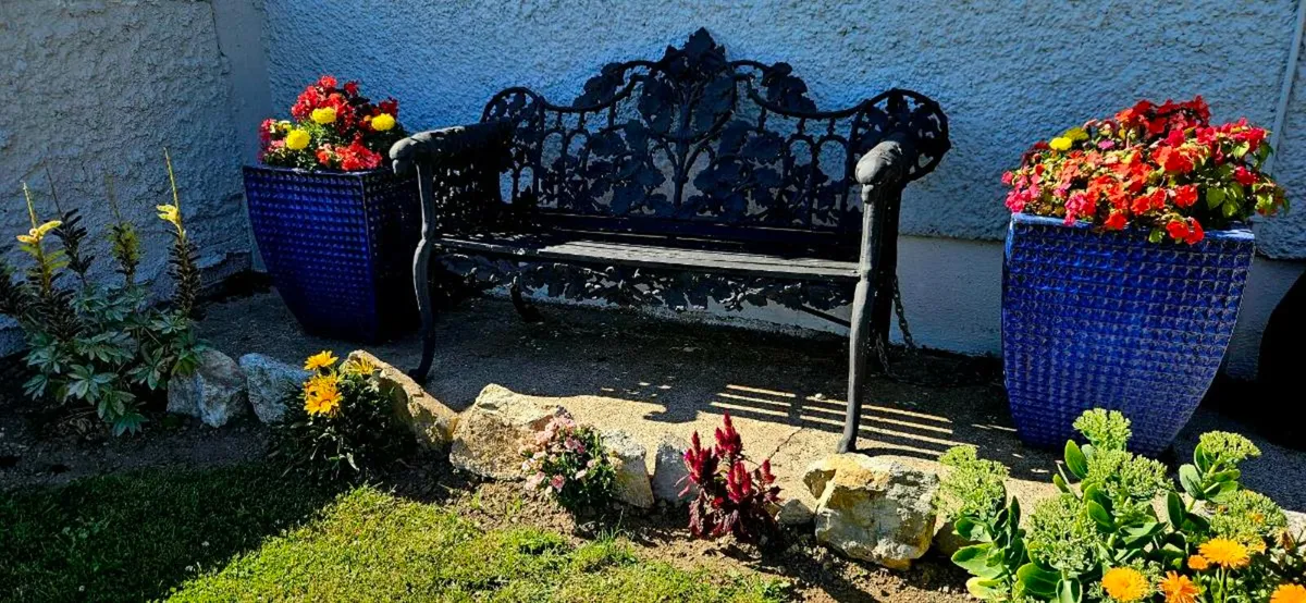 CAST IRON BENCH - Image 3