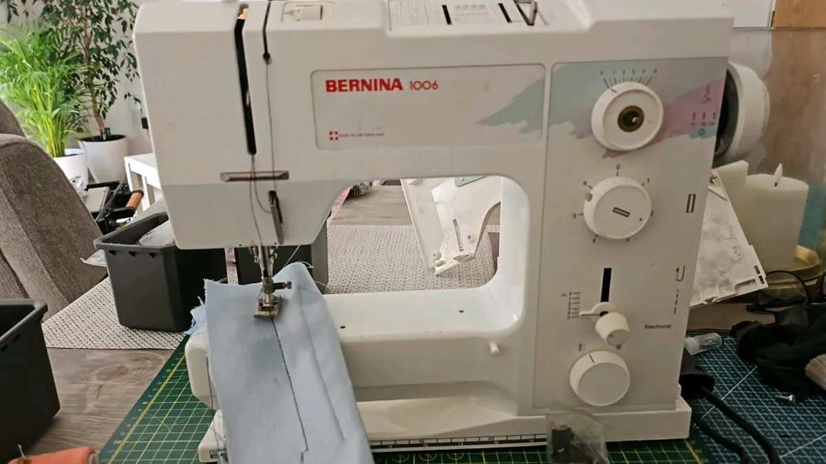 Bernina 1006 Sewing Machine