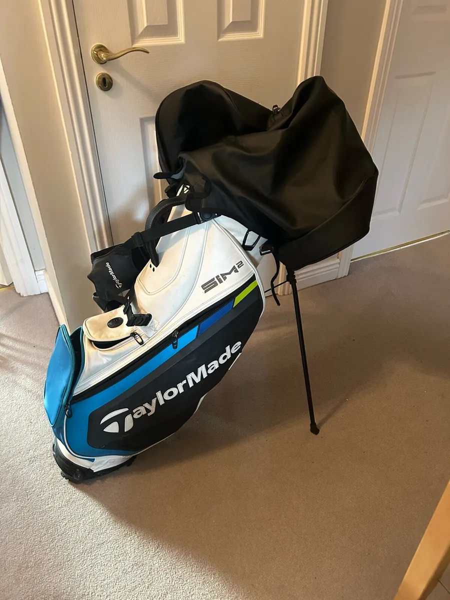 Taylormade Sim 2 Tour Carry Bag - Image 1