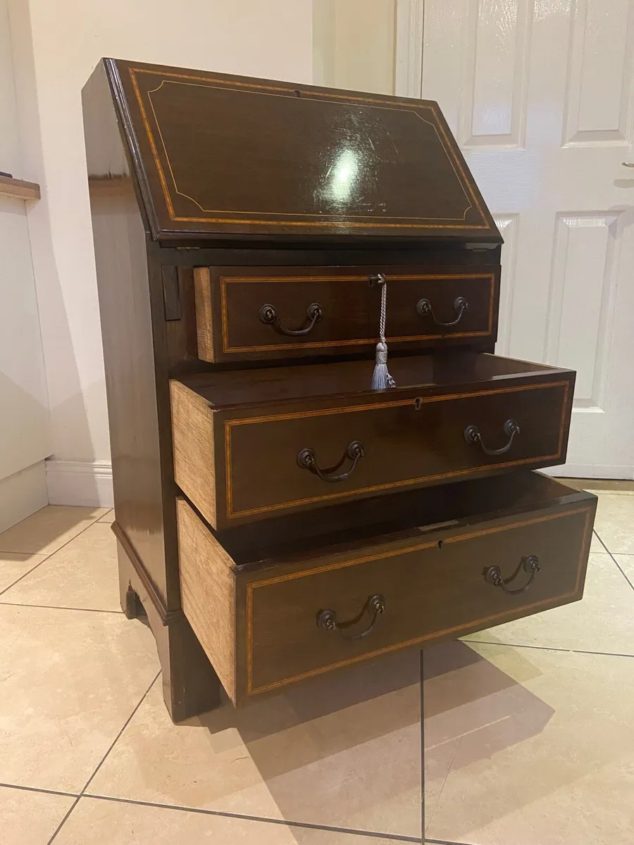 Edwardian Sheraton slope front writing bureau - Image 3