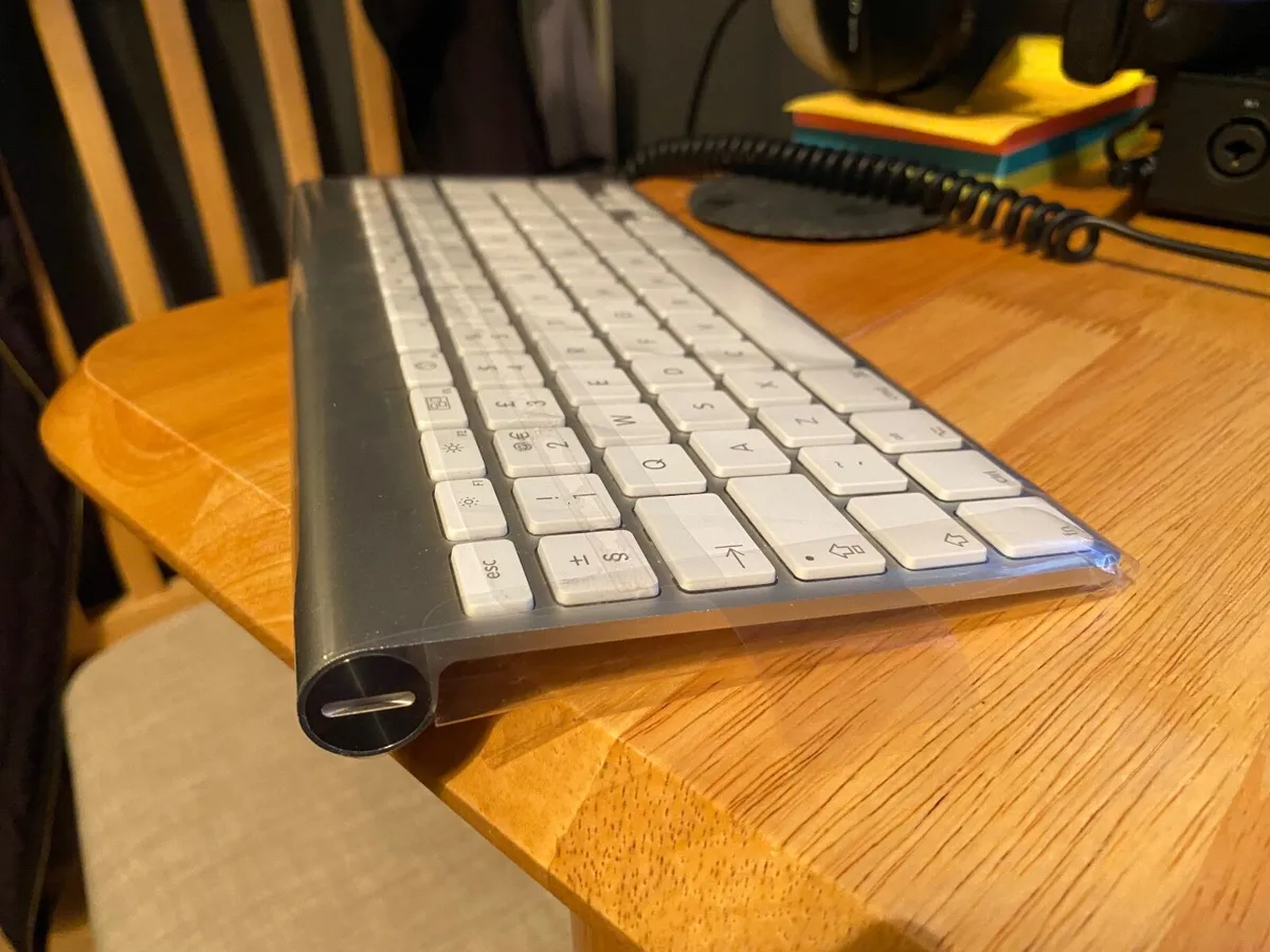 Apple Wireless Keyboard (Unused) Excellent Conditi - Image 2