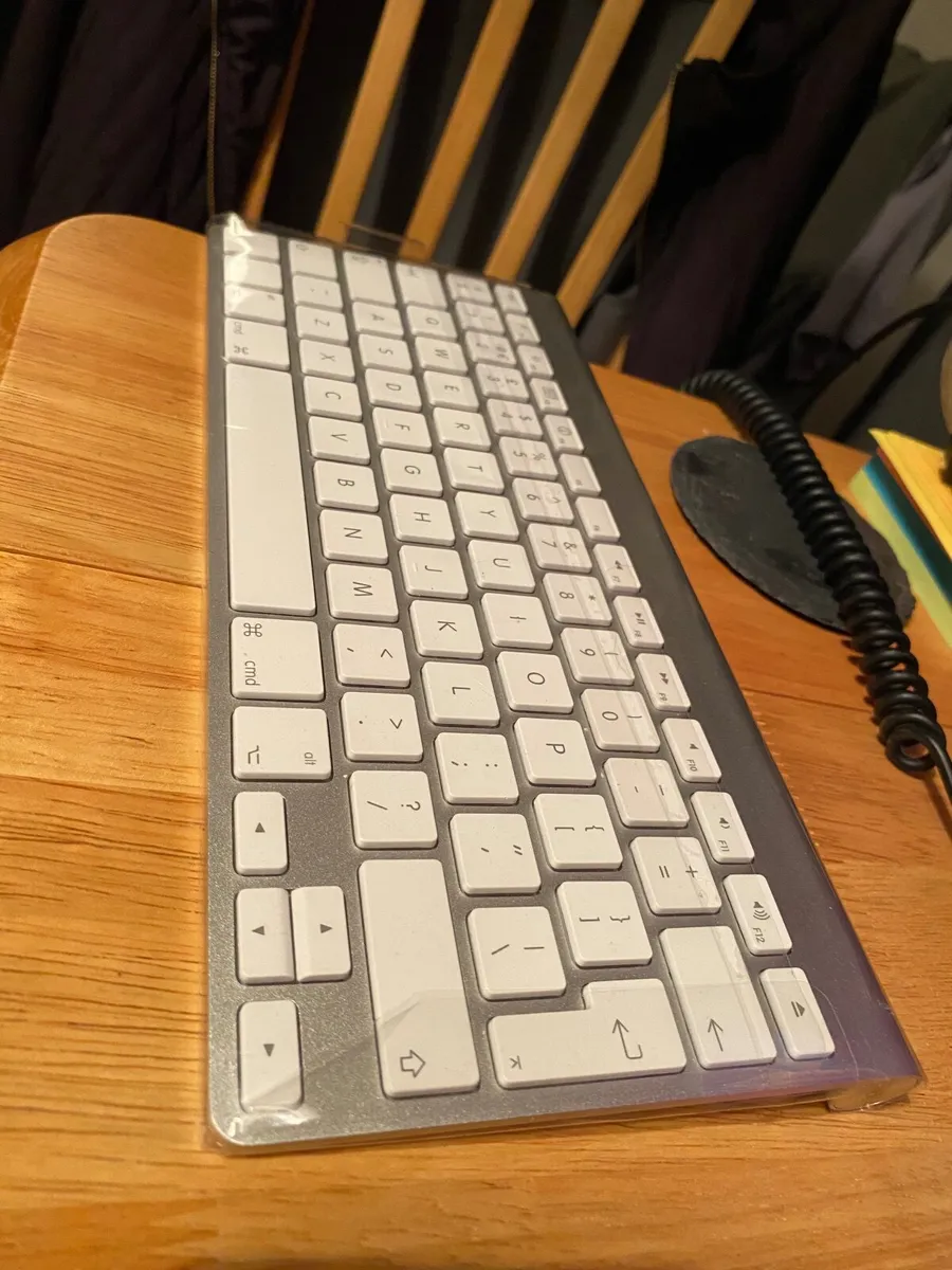 Apple Wireless Keyboard (Unused) Excellent Conditi - Image 3