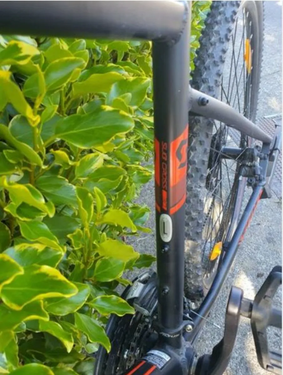 Scott SubCross 40 Bicycle - Image 2