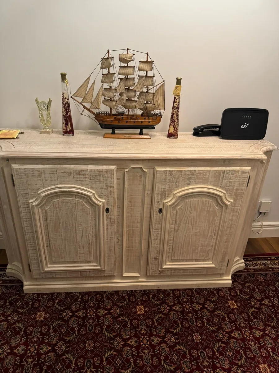 Console hall unit - Image 1