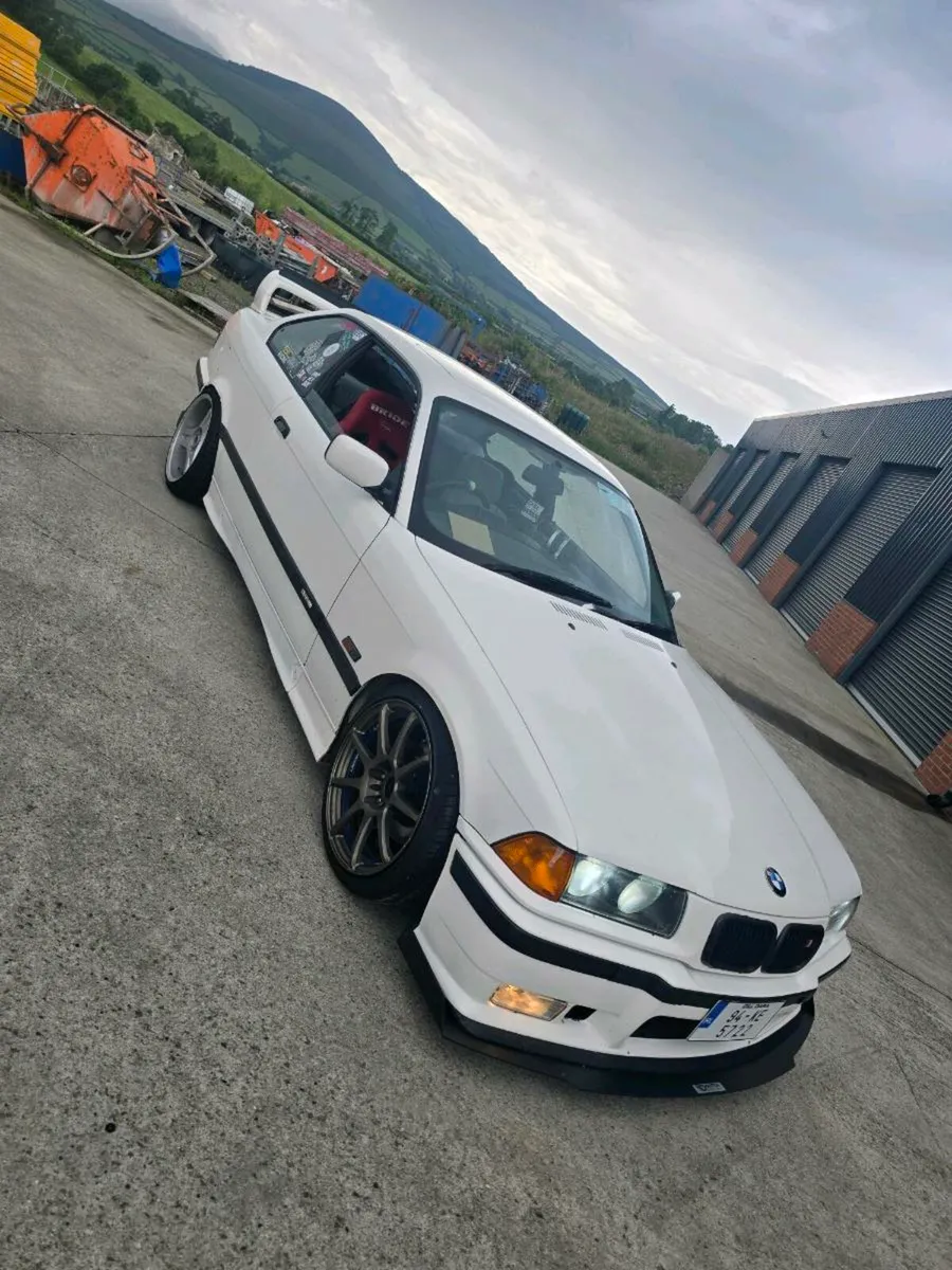 1994 bmw 318is e36 coupe - Image 1