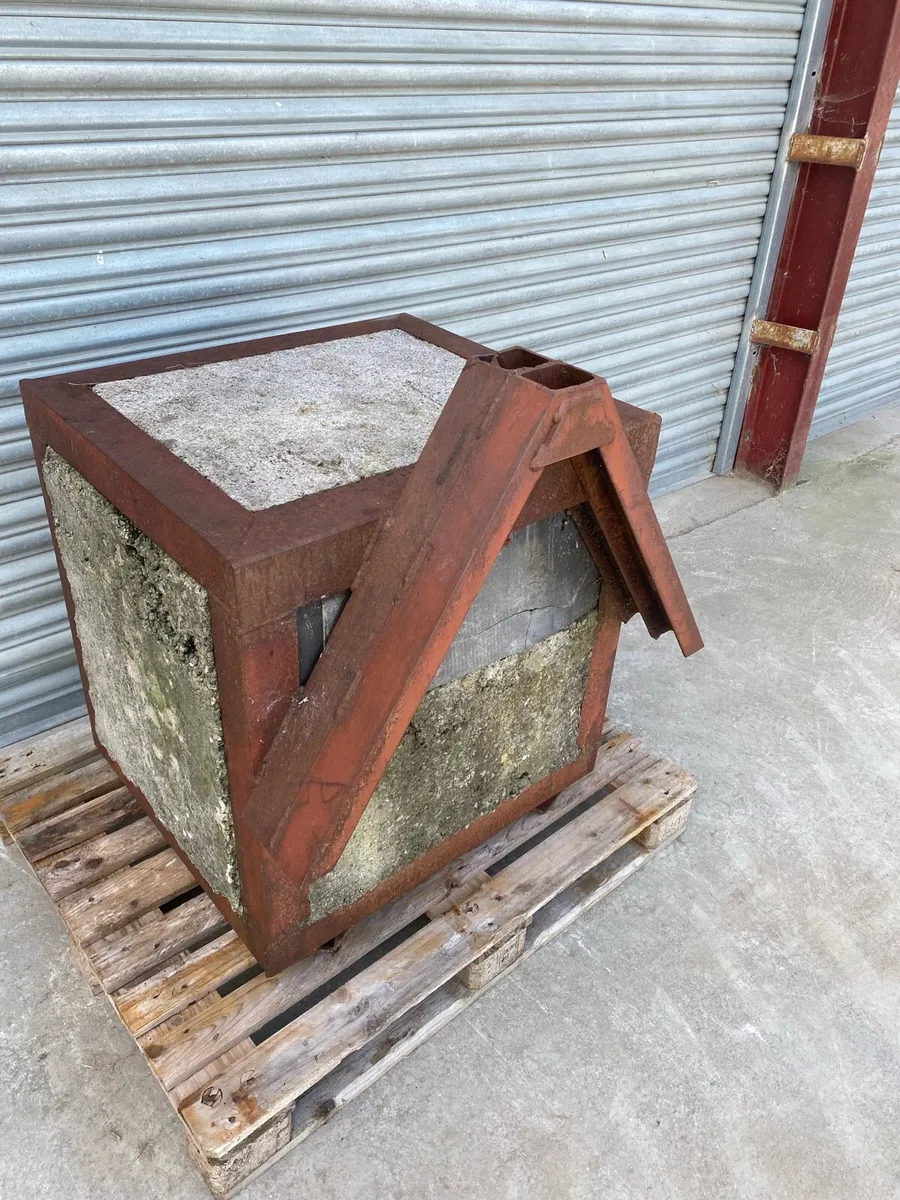 Weight with A frame attachment - Image 3