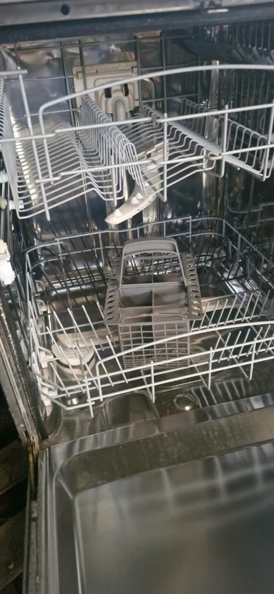 Dishwasher - Image 3