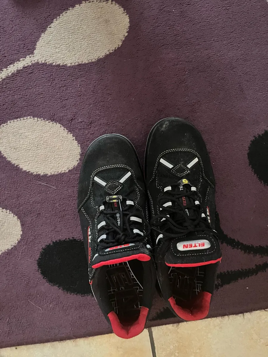 Safety shoes