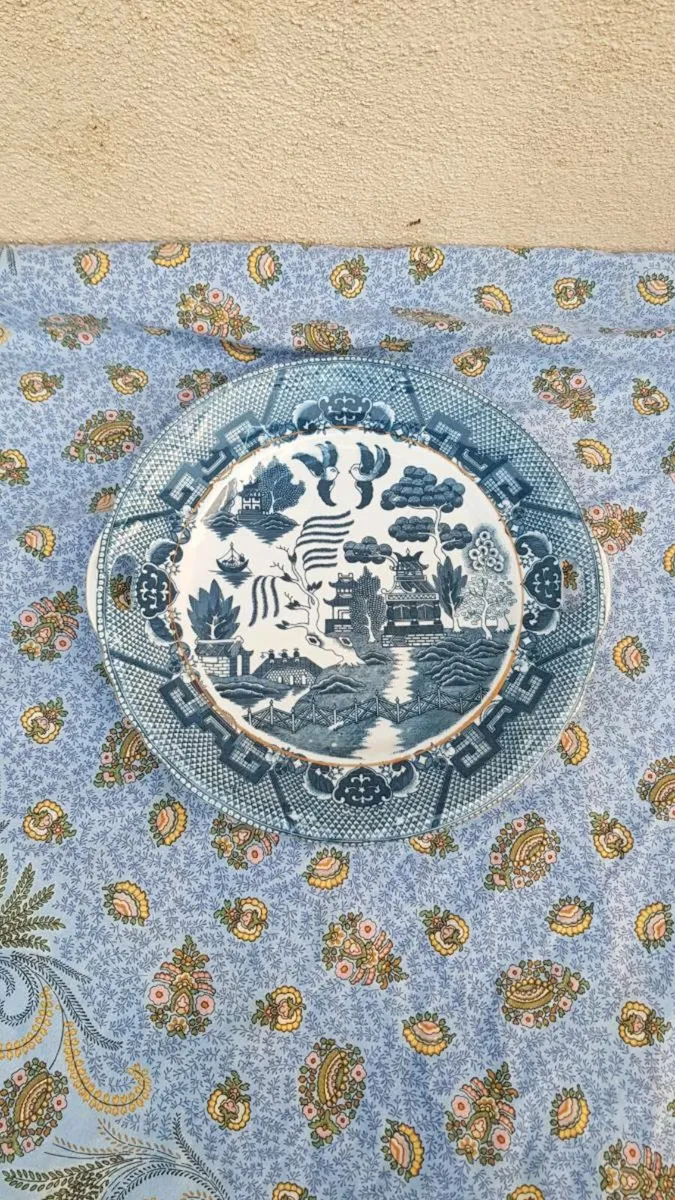 Blue round willow style service plate - Image 1