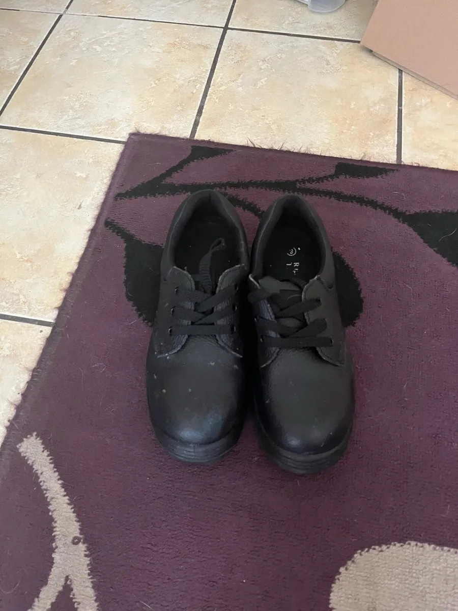 Safety shoes