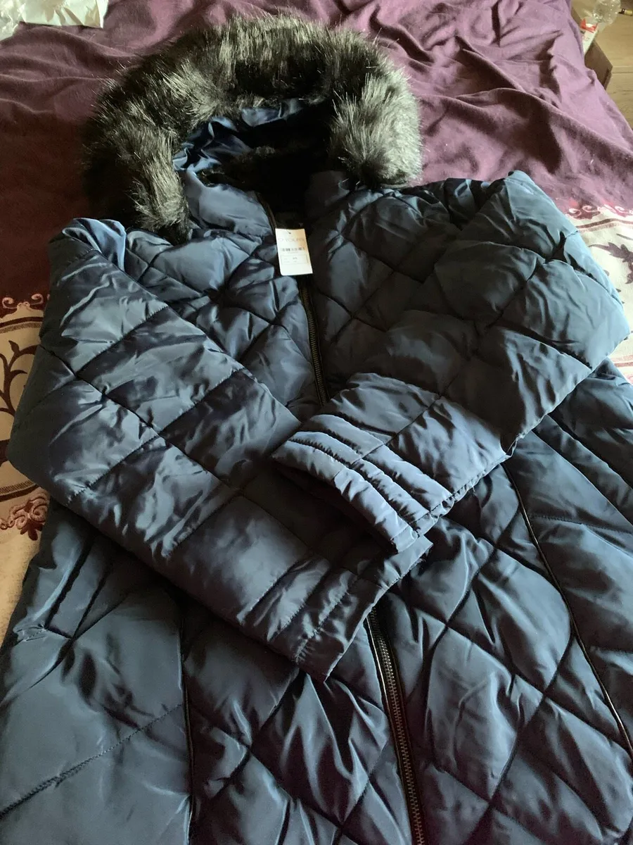 Navy puffer jacket - Image 1