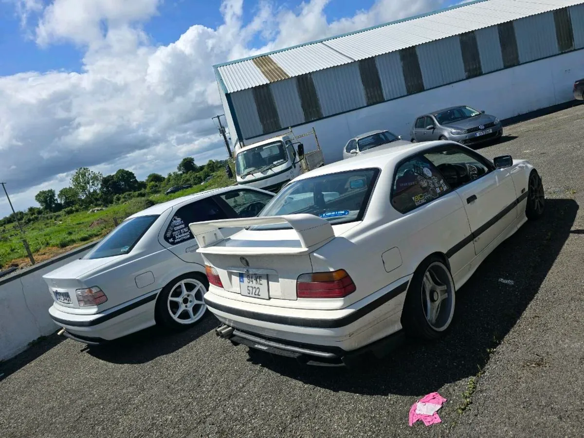 1994 bmw 318is e36 coupe - Image 4