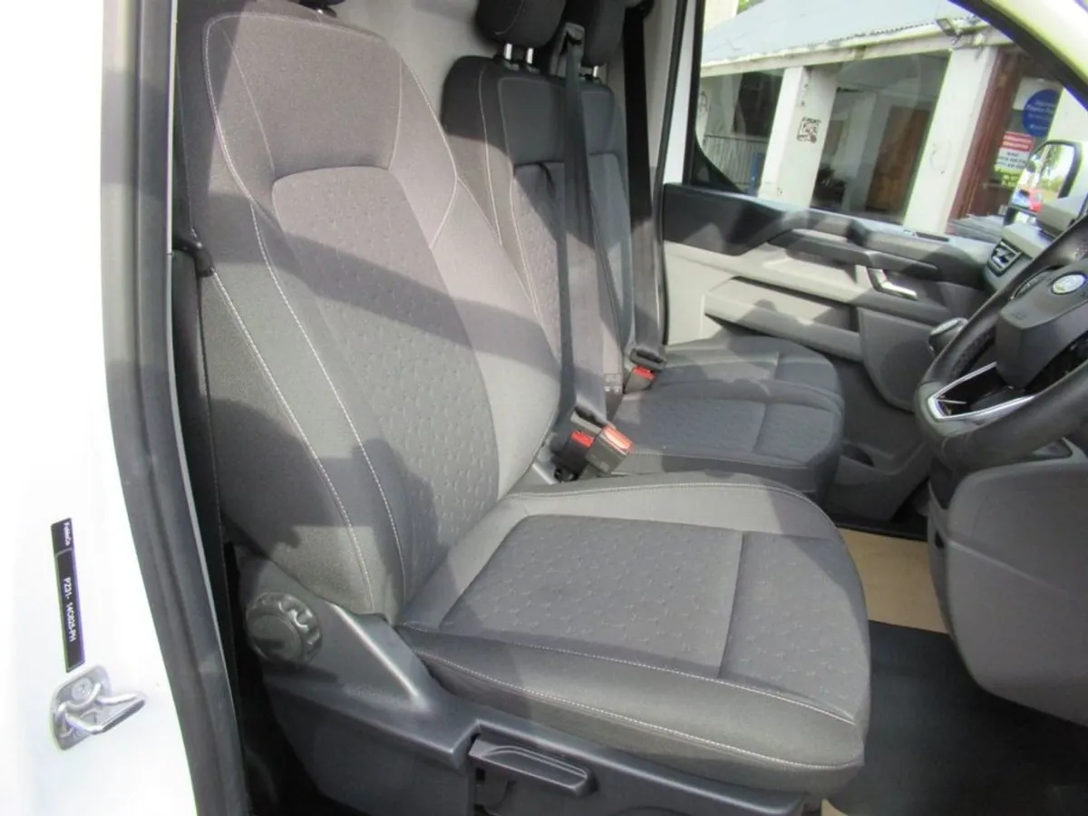 Ford Transit Custom 2.0 300 Ecoblue Limited LWB V - Image 3