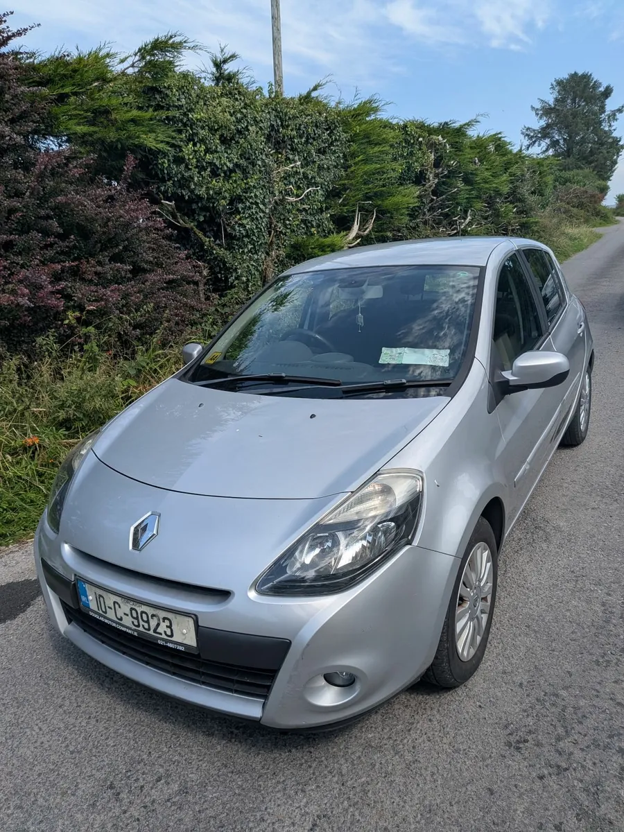Renault Clio 2010 - Image 1